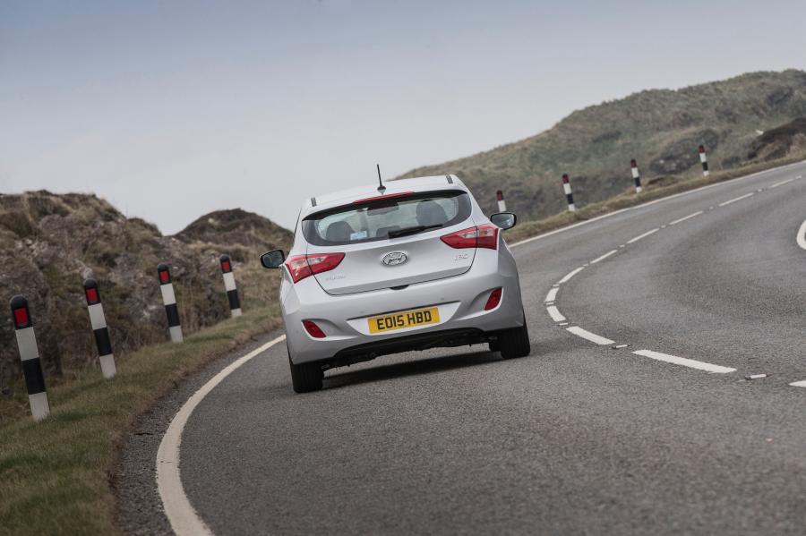  Hyundai i30 5-Door 2015 года  (UK) (фото 10 из 20)